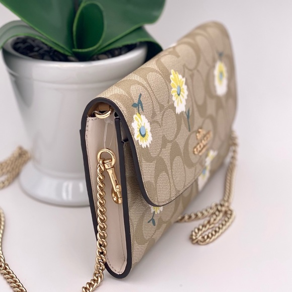 Coach Crossbody Clutch Wallet Wristlet in Daisy - Picture 12 of 16